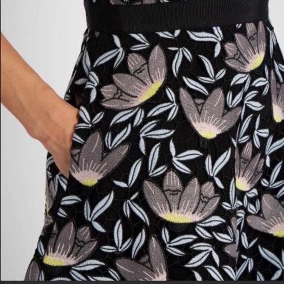 Self-Portrait lace dress - Picture 5 of 12